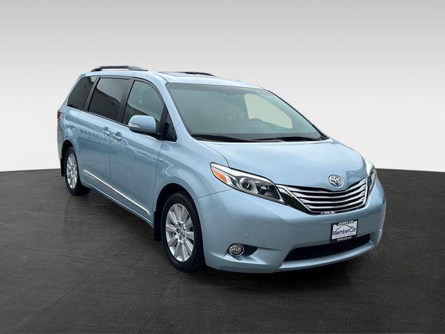 2017 Toyota Sienna XLE Premium AWD 7-Passenger - 23052910 - 6