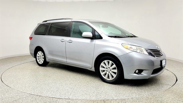 2017 Toyota Sienna XLE Premium AWD 7-Passenger - 23041486 - 2