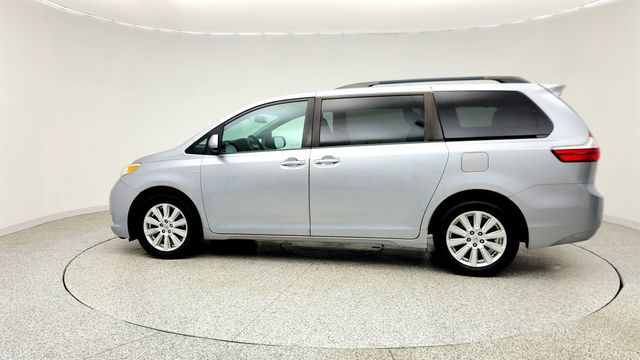 2017 Toyota Sienna XLE Premium AWD 7-Passenger - 23041486 - 7