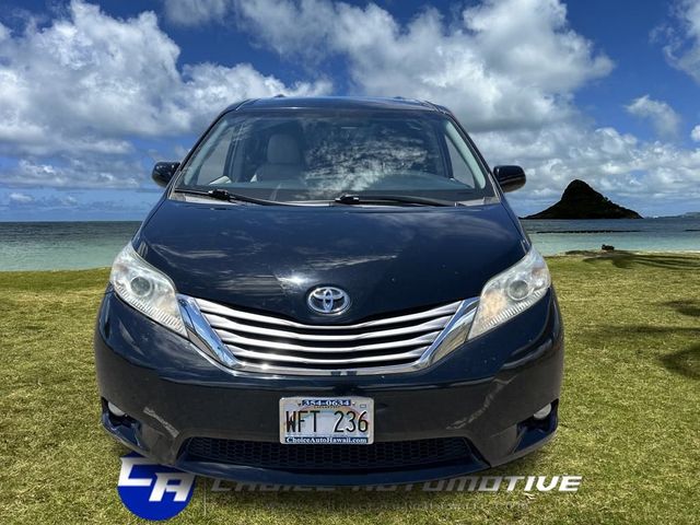 2017 Toyota Sienna XLE Premium FWD 8-Passenger - 22937263 - 9