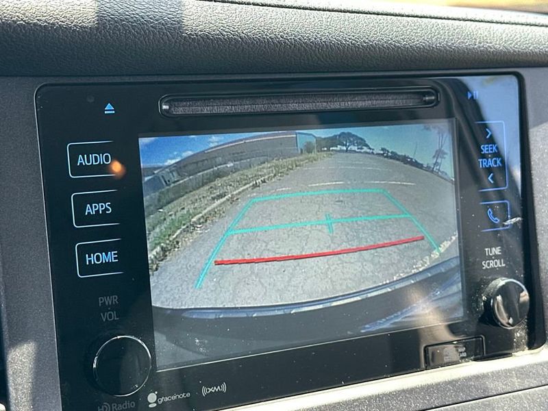 2017 Toyota Sienna XLE Premium FWD 8-Passenger - 22937263 - 15