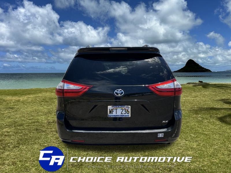 2017 Toyota Sienna XLE Premium FWD 8-Passenger - 22937263 - 5
