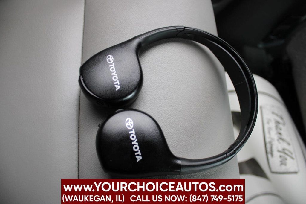 2017 Toyota Sienna XLE Premium FWD 8-Passenger - 22912350 - 23