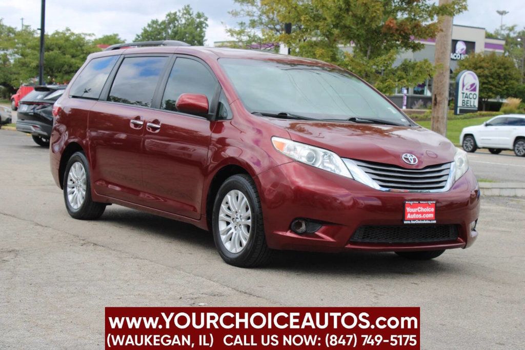 2017 Toyota Sienna XLE Premium FWD 8-Passenger - 22912350 - 2