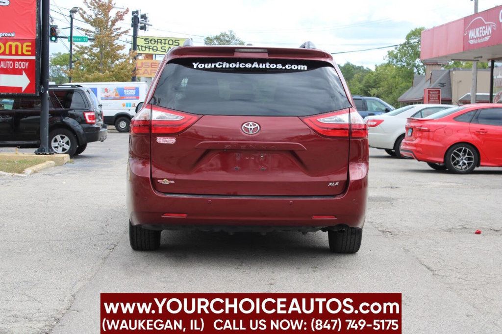 2017 Toyota Sienna XLE Premium FWD 8-Passenger - 22912350 - 5
