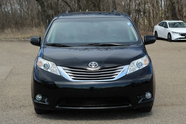 2017 Toyota Sienna XLE PREMIUM W/ DVD, NAVIGATION, MOONROOF, LEATHER - 22995007 - 3