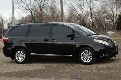 2017 Toyota Sienna - 5TDYZ3DC0HS847382