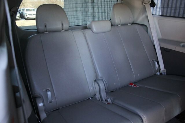 2017 Toyota Sienna XLE PREMIUM W/ NAVIGATION, REAR DVD, LEATHER, MOONROOF - 22995004 - 12