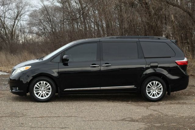 2017 Toyota Sienna XLE PREMIUM W/ NAVIGATION, REAR DVD, LEATHER, MOONROOF - 22995004 - 18