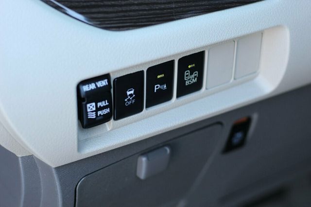 2017 Toyota Sienna XLE PREMIUM W/ NAVIGATION, REAR DVD, LEATHER, MOONROOF - 22995004 - 22