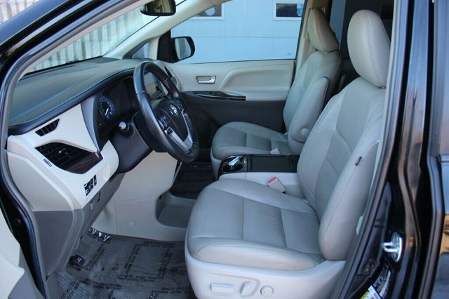 2017 Toyota Sienna XLE PREMIUM W/ NAVIGATION, REAR DVD, LEATHER, MOONROOF - 22995004 - 23