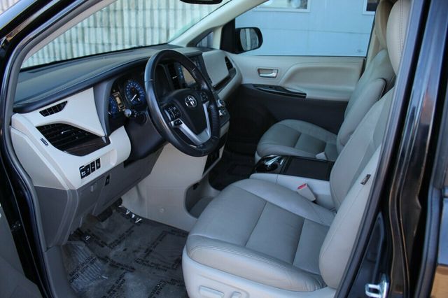 2017 Toyota Sienna XLE PREMIUM W/ NAVIGATION, REAR DVD, LEATHER, MOONROOF - 22995004 - 24