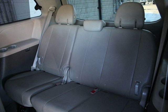 2017 Toyota Sienna XLE PREMIUM W/ NAVIGATION, REAR DVD, LEATHER, MOONROOF - 22995004 - 29