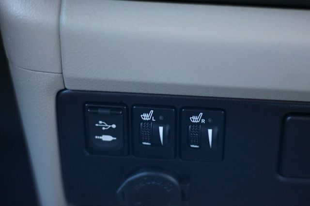 2017 Toyota Sienna XLE PREMIUM W/ NAVIGATION, REAR DVD, LEATHER, MOONROOF - 22995004 - 32