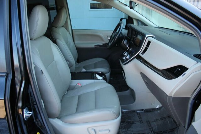 2017 Toyota Sienna XLE PREMIUM W/ NAVIGATION, REAR DVD, LEATHER, MOONROOF - 22995004 - 6