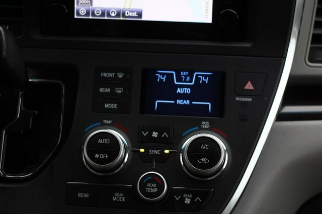 2017 Toyota Sienna XLE W/ NAVIGATION, LEATHER, MOONROOF, DUAL PWR SLIDING DOORS - 23080968 - 15