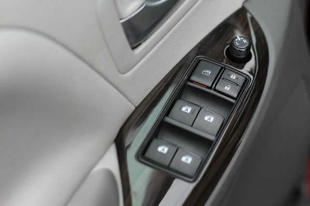 2017 Toyota Sienna XLE W/ NAVIGATION, LEATHER, MOONROOF, DUAL PWR SLIDING DOORS - 23080968 - 20
