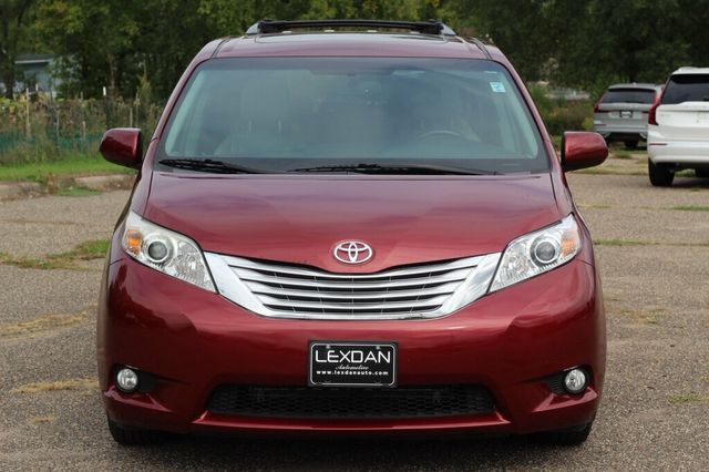 2017 Toyota Sienna XLE W/ NAVIGATION, LEATHER, MOONROOF, DUAL PWR SLIDING DOORS - 23080968 - 3
