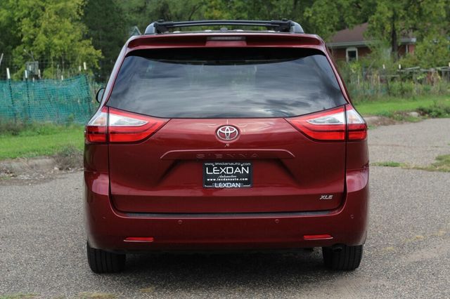 2017 Toyota Sienna XLE W/ NAVIGATION, LEATHER, MOONROOF, DUAL PWR SLIDING DOORS - 23080968 - 4
