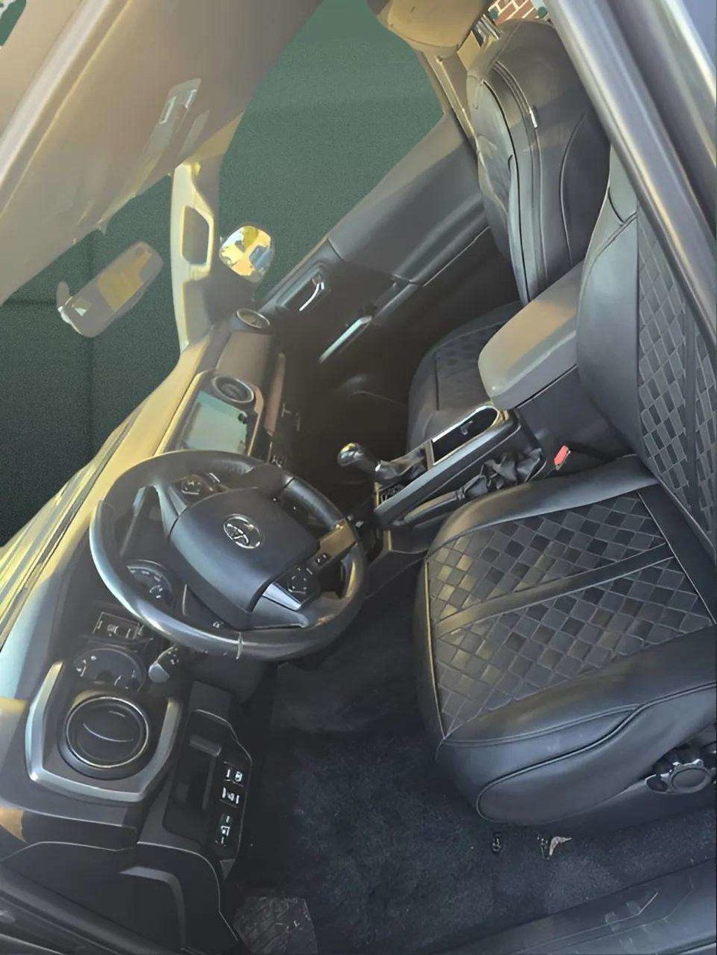 2017 Toyota Tacoma  - 22929610 - 6