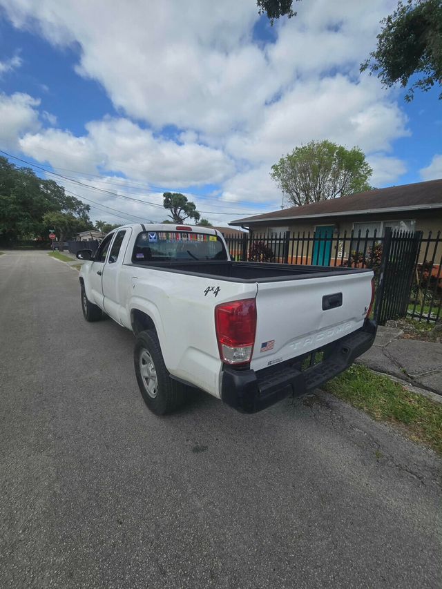 2017 Toyota Tacoma  - 23010801 - 14
