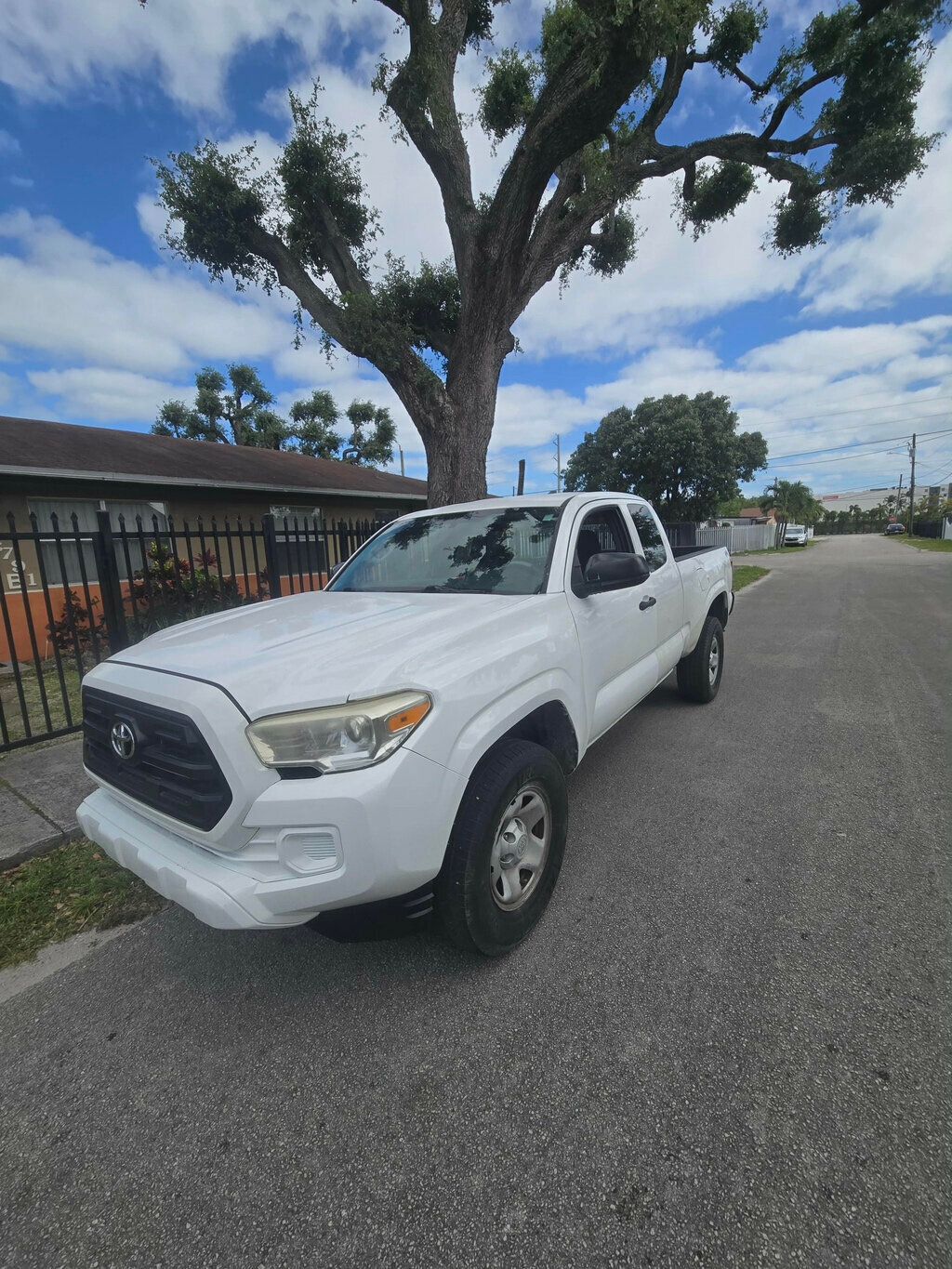 2017 Toyota Tacoma  - 23010801 - 18