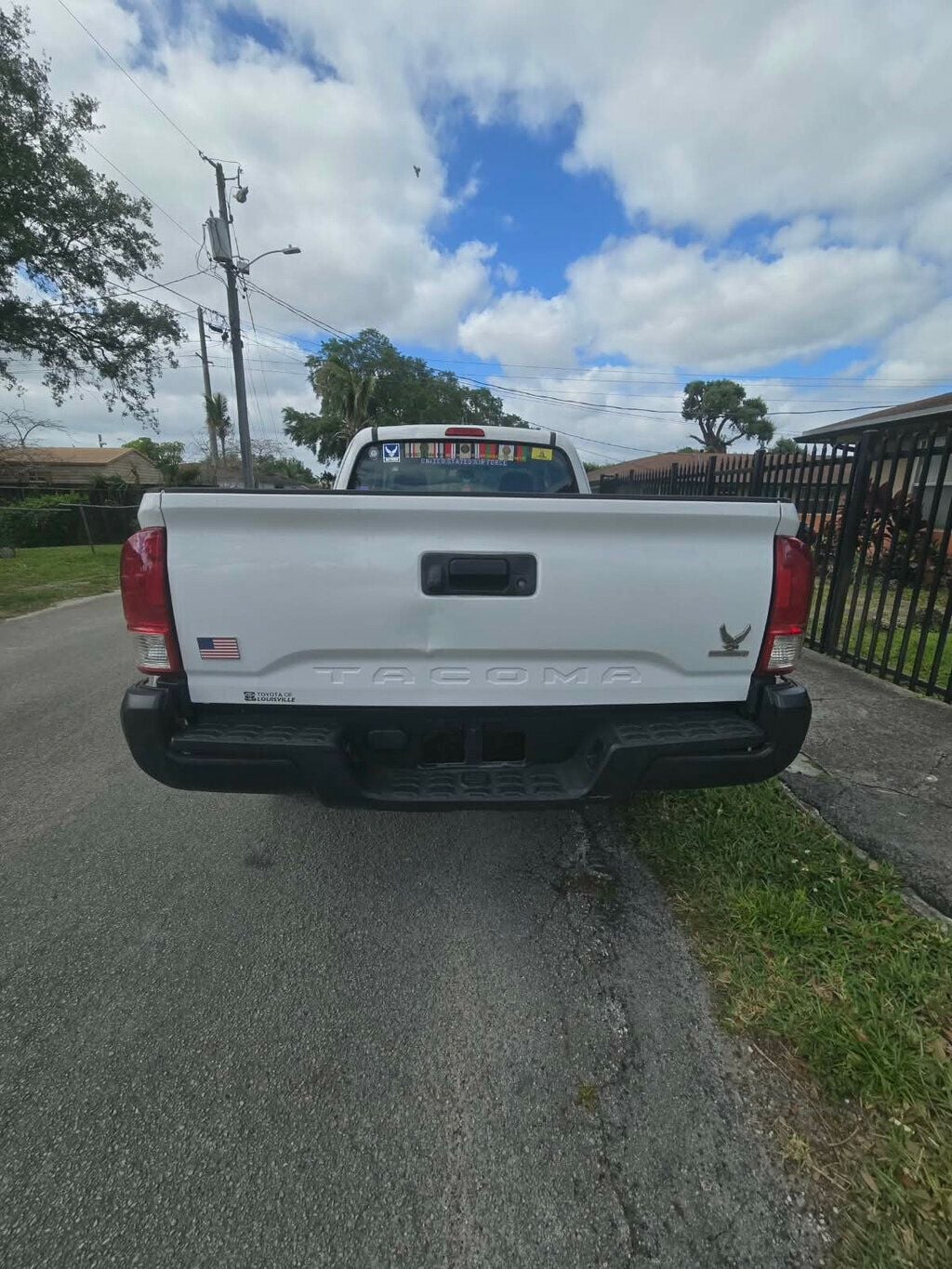 2017 Toyota Tacoma  - 23010801 - 6
