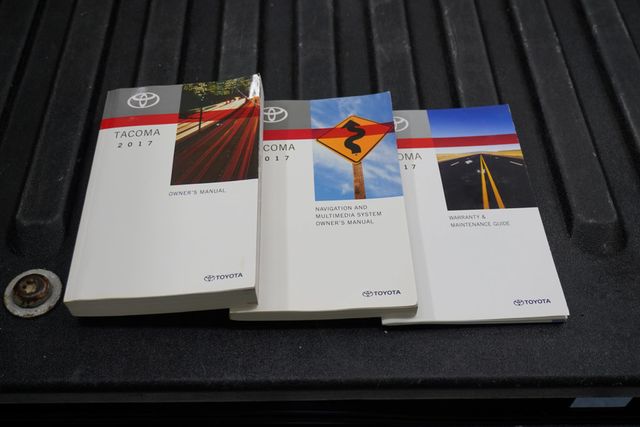 2017 Toyota Tacoma  - 22942880 - 16