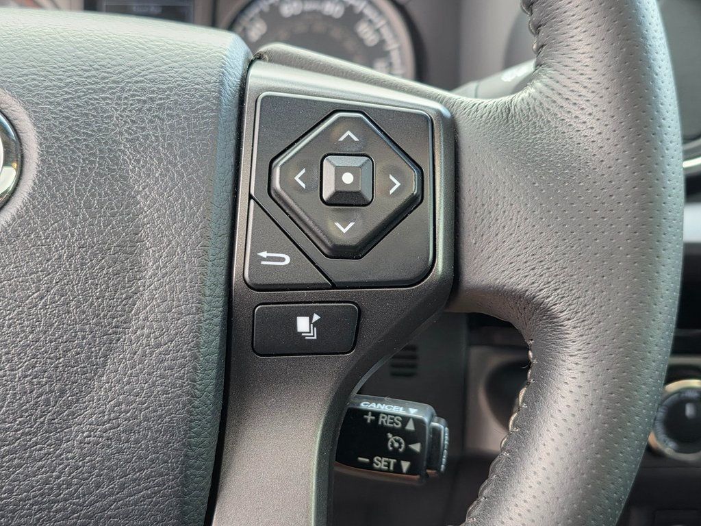 2017 Toyota Tacoma  - 22949033 - 25