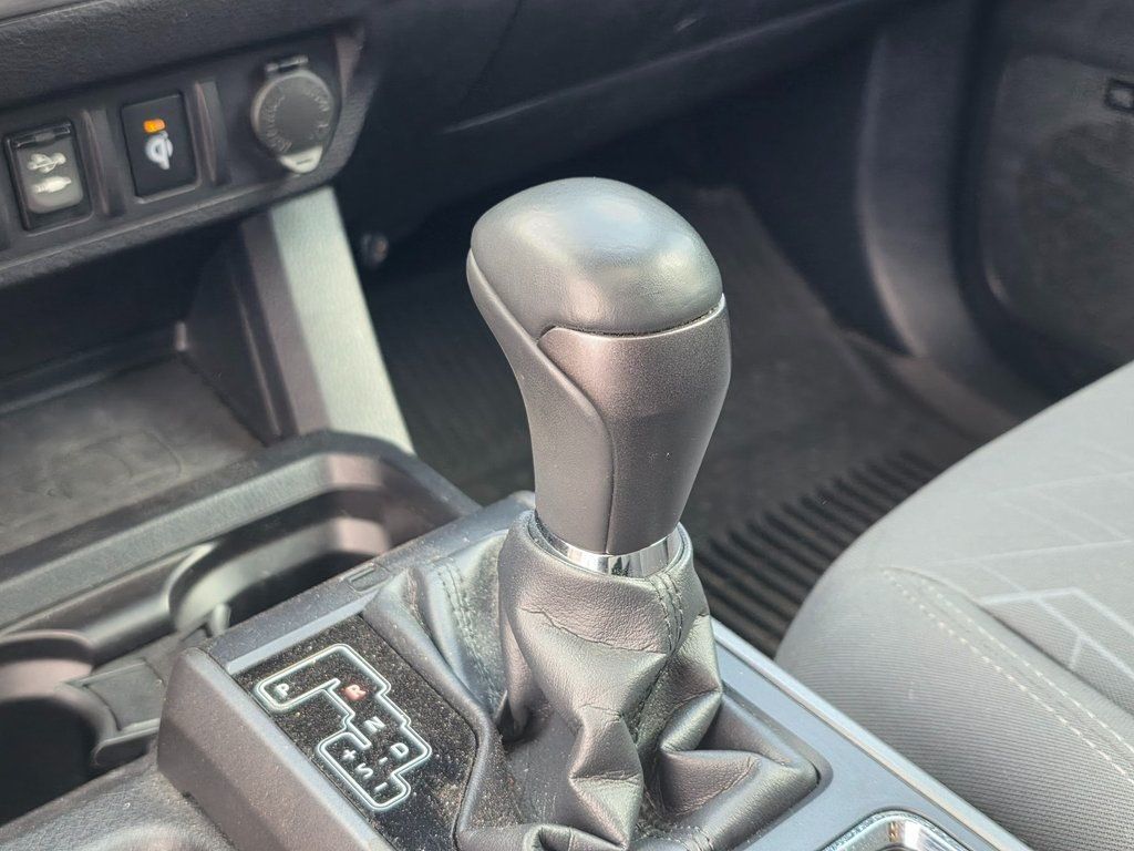 2017 Toyota Tacoma  - 22949033 - 32