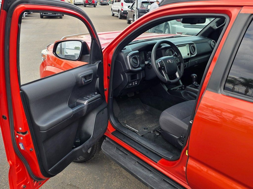 2017 Toyota Tacoma  - 22949033 - 41