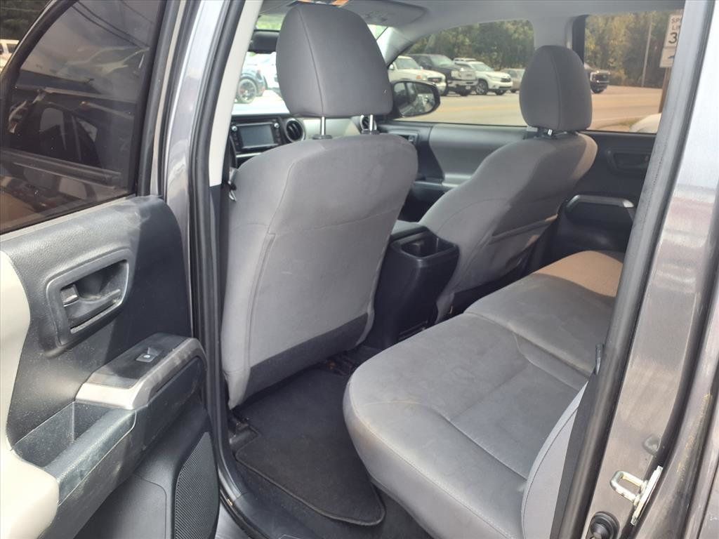 2017 Toyota Tacoma DOUBLE CAB - 22915940 - 16
