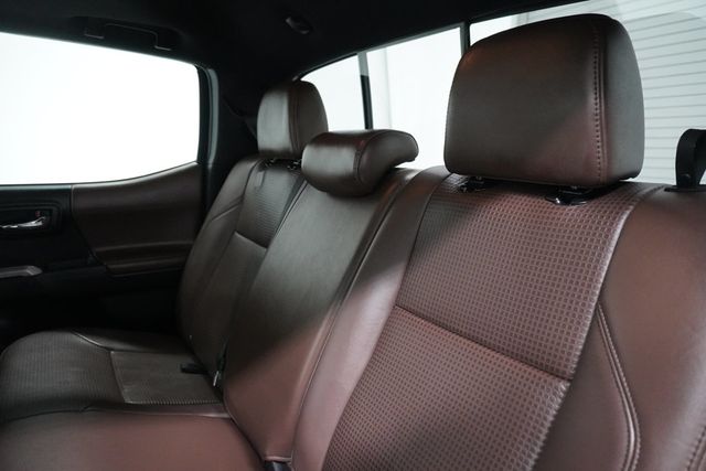 2017 Toyota Tacoma Limited Double Cab 5' Bed V6 4x4 Automatic - 23000289 - 11