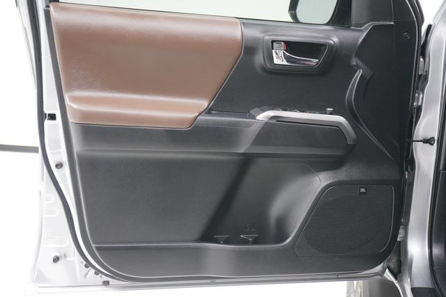 2017 Toyota Tacoma Limited Double Cab 5' Bed V6 4x4 Automatic - 23000289 - 12