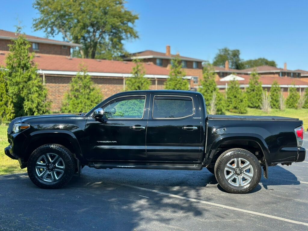 2017 Toyota Tacoma Limited Double Cab V6 4x4 photo 3