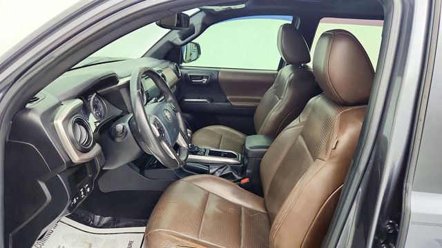 2017 Toyota Tacoma Limited Double Cab 5' Bed V6 4x4 Automatic w/ Towing Pkg - 22997090 - 16