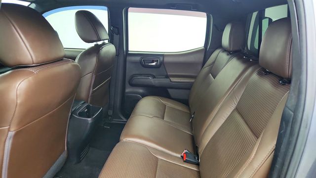 2017 Toyota Tacoma Limited Double Cab 5' Bed V6 4x4 Automatic w/ Towing Pkg - 22997090 - 17