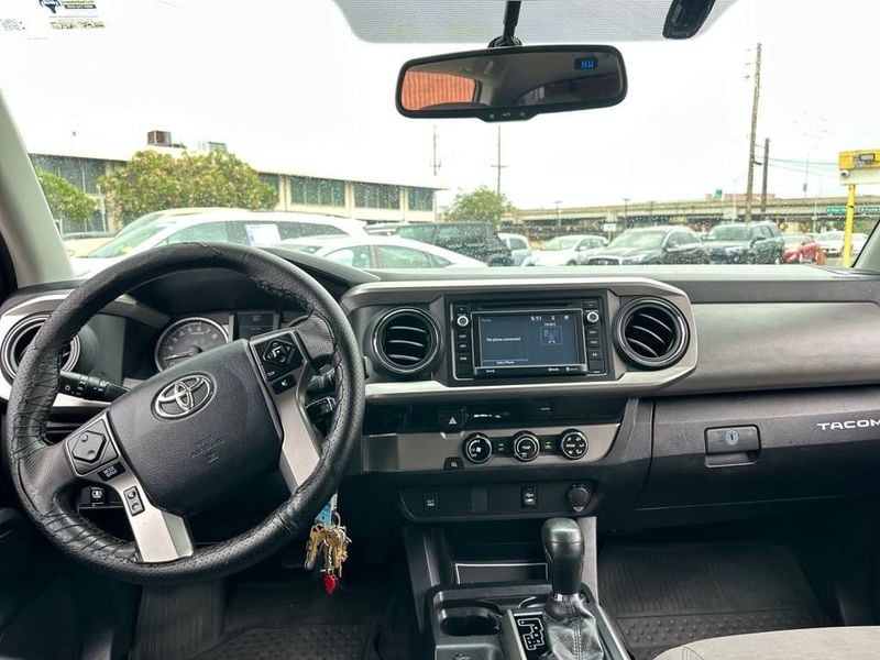 2017 Toyota Tacoma SR5 Double Cab V6 photo 10