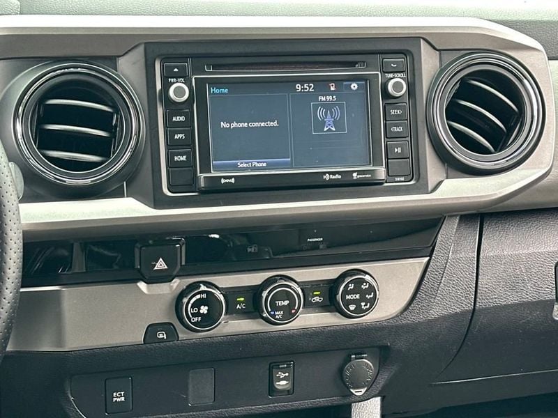 2017 Toyota Tacoma SR5 Double Cab V6 photo 12