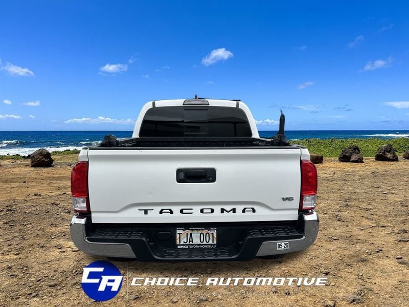 2017 Toyota Tacoma SR5 Double Cab V6 photo 3