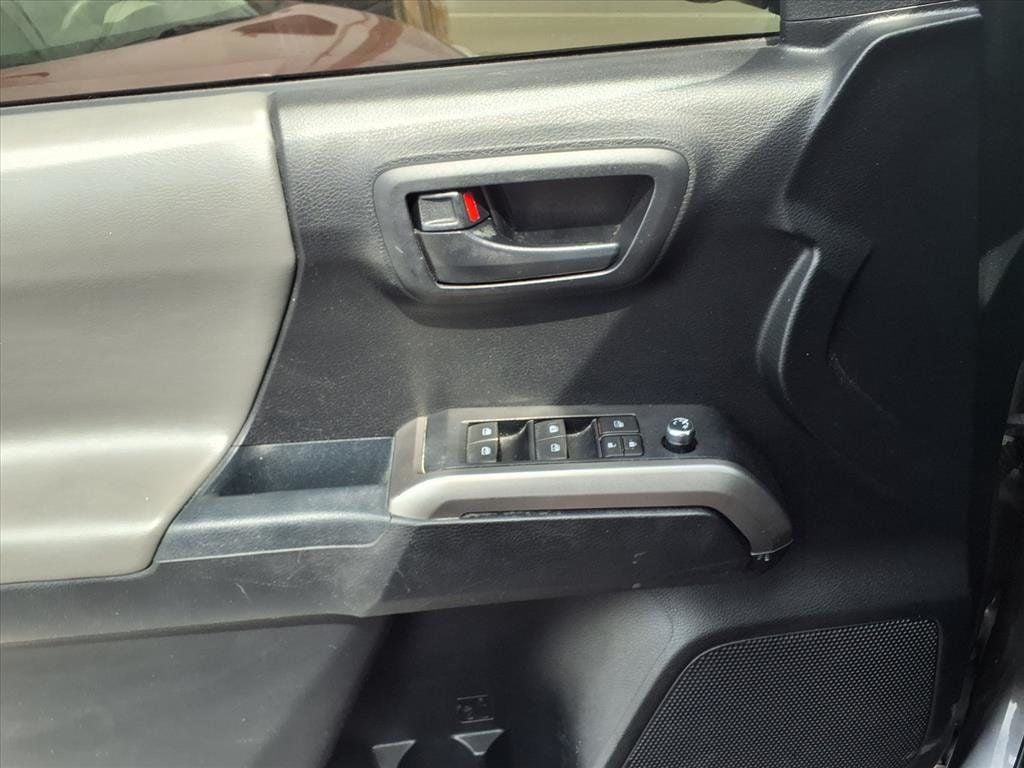 2017 Toyota Tacoma SR5 Double Cab 5' Bed V6 4x2 Automatic - 22915940 - 15