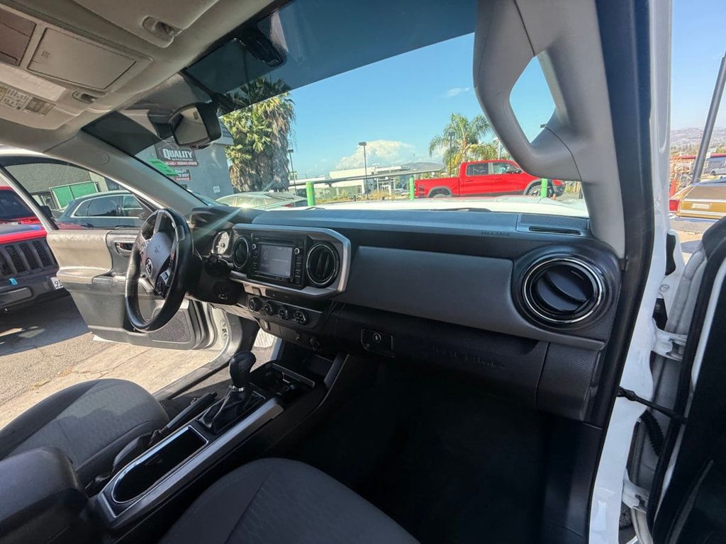 2017 Toyota Tacoma SR5 Double Cab 5' Bed V6 4x4 Automatic - 22907095 - 16