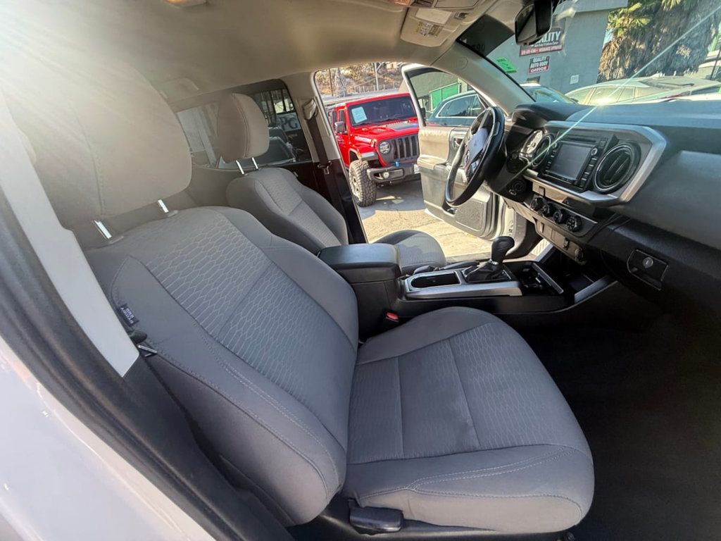 2017 Toyota Tacoma SR5 Double Cab 5' Bed V6 4x4 Automatic - 22907095 - 17