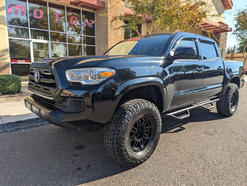 2017 Toyota Tacoma Super Clean!  - 22701153 - 0