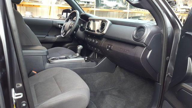 2017 Toyota Tacoma TRD Off Road Double Cab 5' Bed V6 4x4 - 18448715 - 9