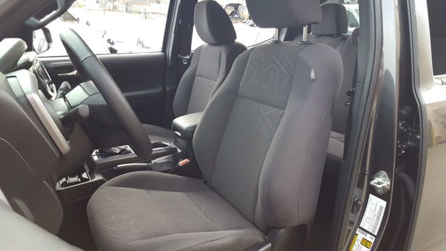 2017 Toyota Tacoma TRD Off Road Double Cab 5' Bed V6 4x4 - 18448715 - 13