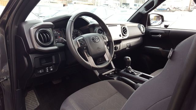 2017 Toyota Tacoma TRD Off Road Double Cab 5' Bed V6 4x4 - 18448715 - 14