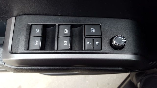 2017 Toyota Tacoma TRD Off Road Double Cab 5' Bed V6 4x4 - 18448715 - 16