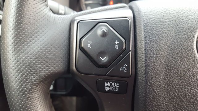 2017 Toyota Tacoma TRD Off Road Double Cab 5' Bed V6 4x4 - 18448715 - 17