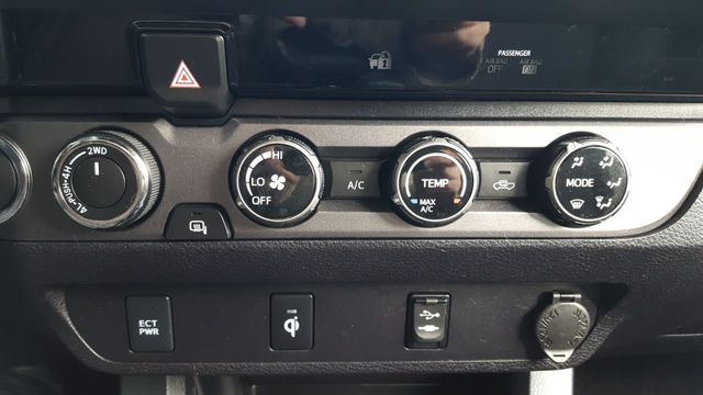 2017 Toyota Tacoma TRD Off Road Double Cab 5' Bed V6 4x4 - 18448715 - 22